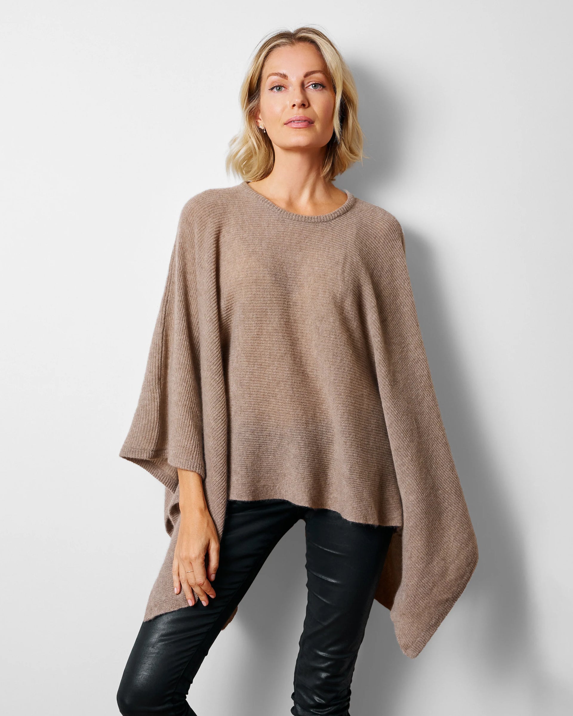 GIA BARDOT Danny Poncho - Faun – BONVION