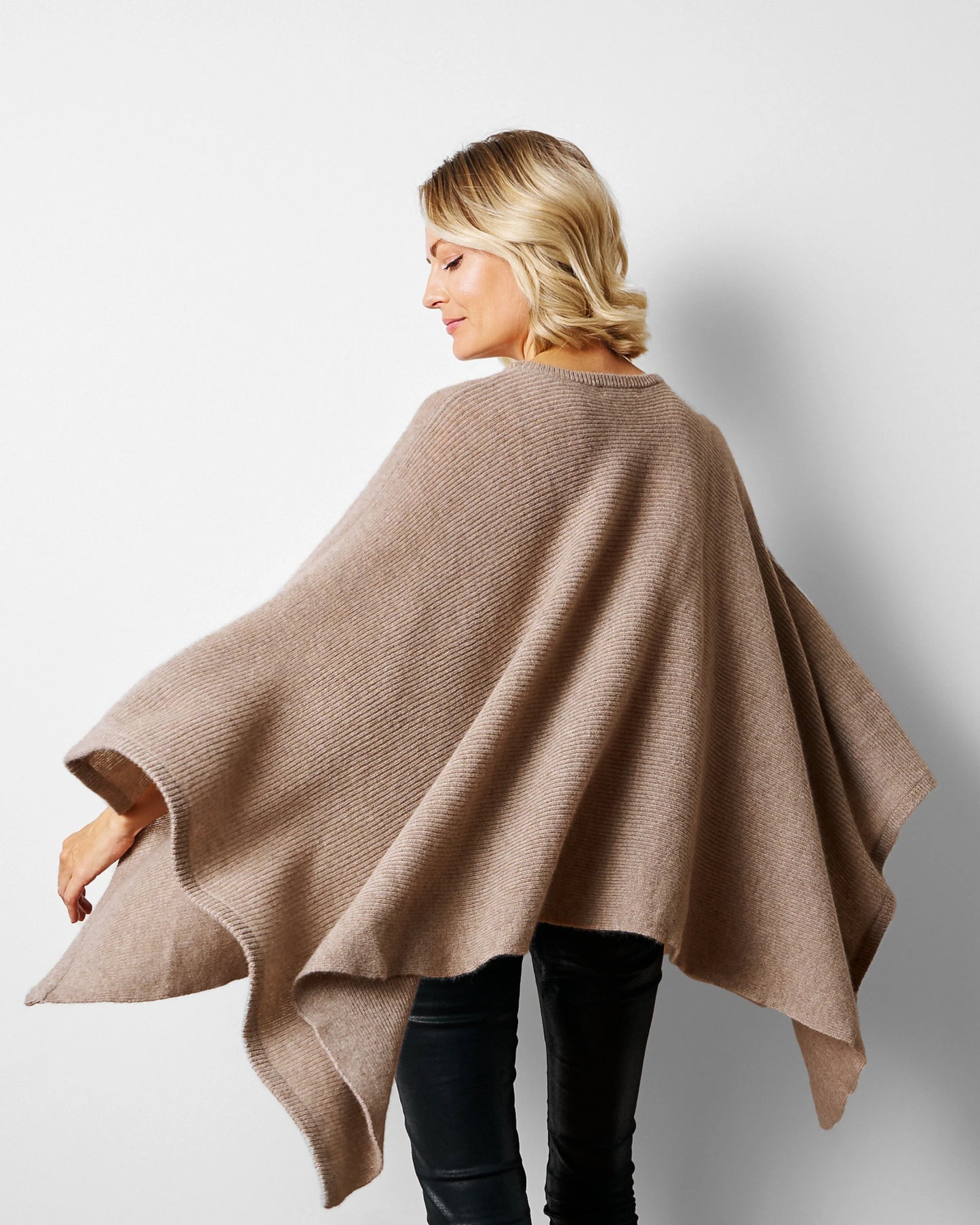 GIA BARDOT Danny Poncho - Faun