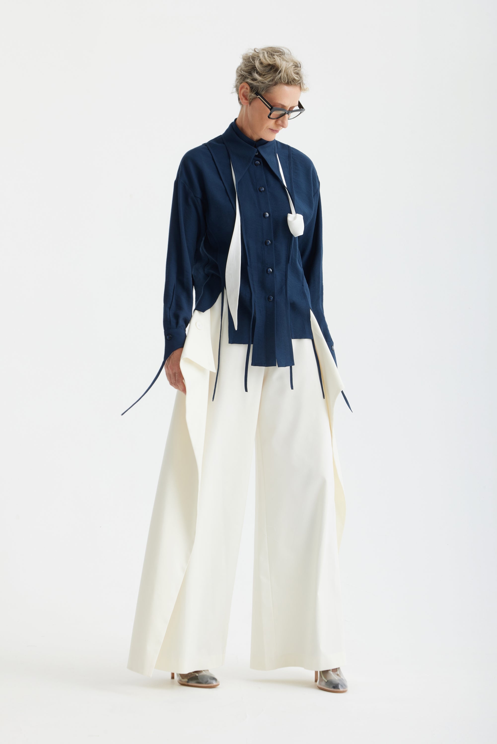 JULIA ALLERT Artistic Asymmetric Textured Blouse - Navy – BONVION