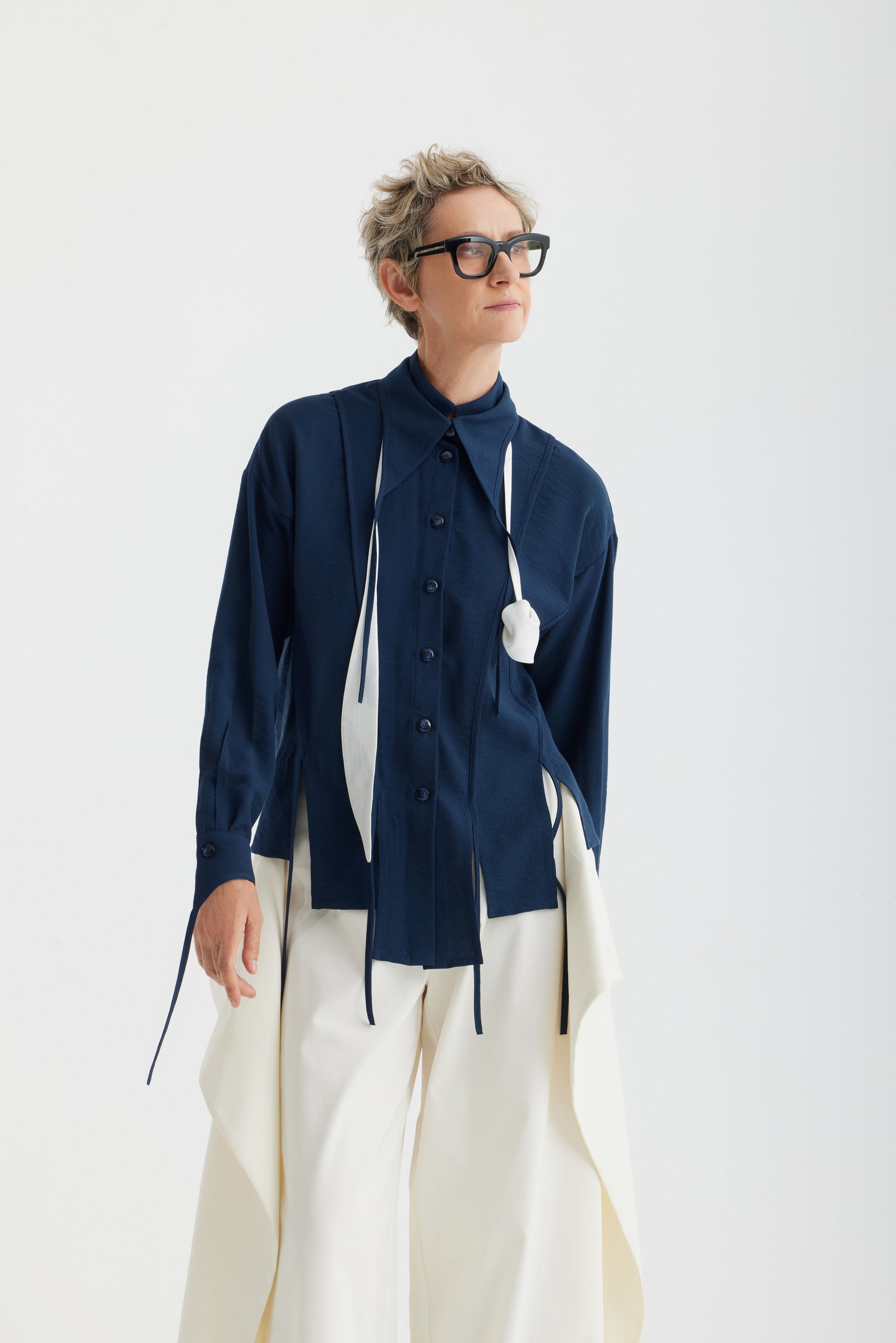 JULIA ALLERT Artistic Asymmetric Textured Blouse - Navy – BONVION