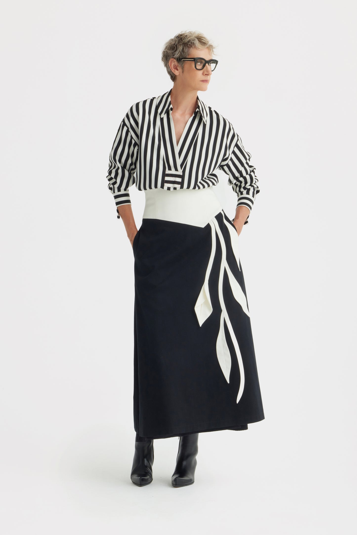 JULIA ALLERT Casual Skirt with Floral Detail - Black/White