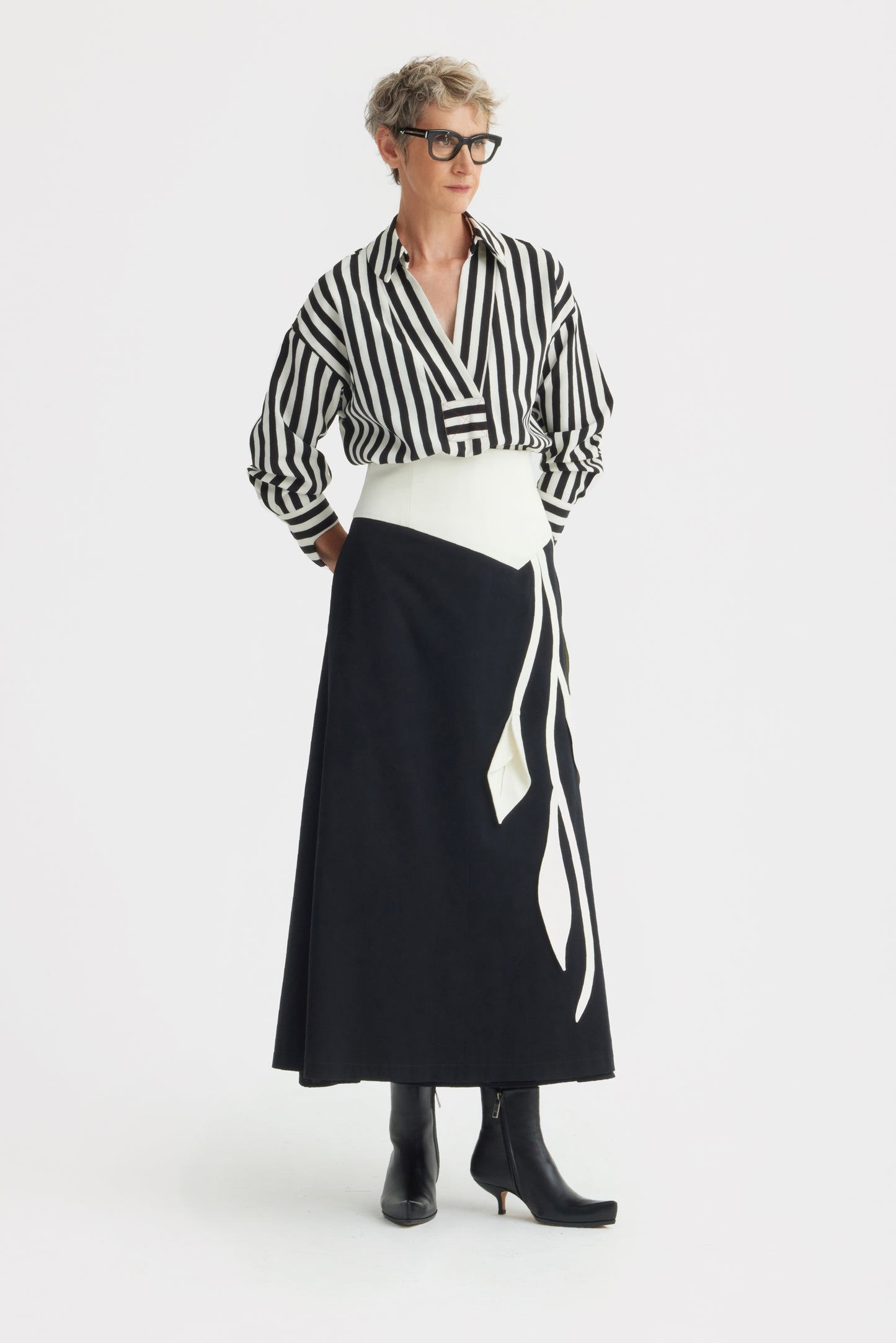 JULIA ALLERT Casual Skirt with Floral Detail - Black/White