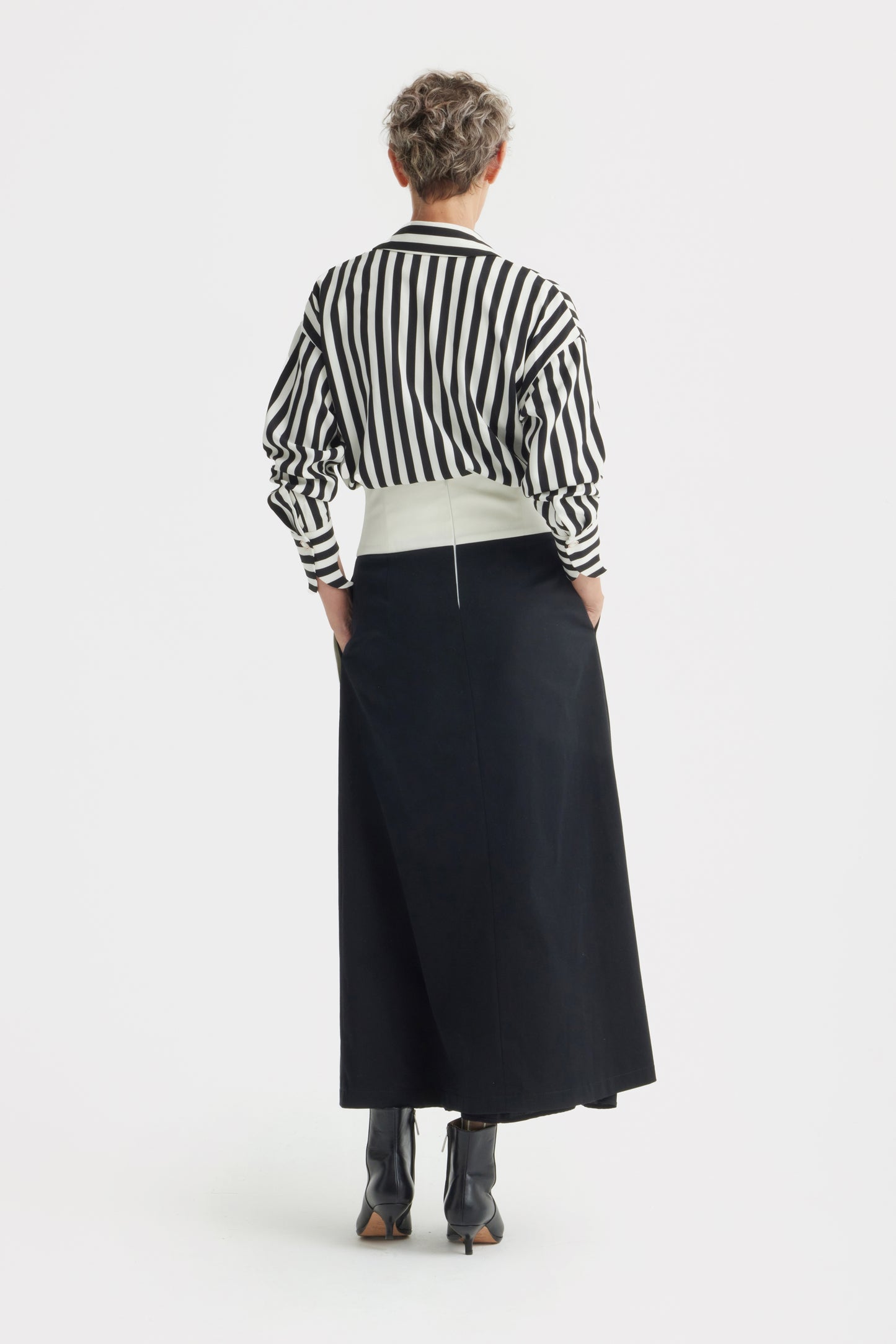 JULIA ALLERT Casual Skirt with Floral Detail - Black/White