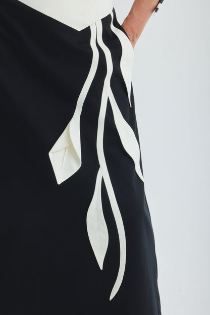 JULIA ALLERT Casual Skirt with Floral Detail - Black/White