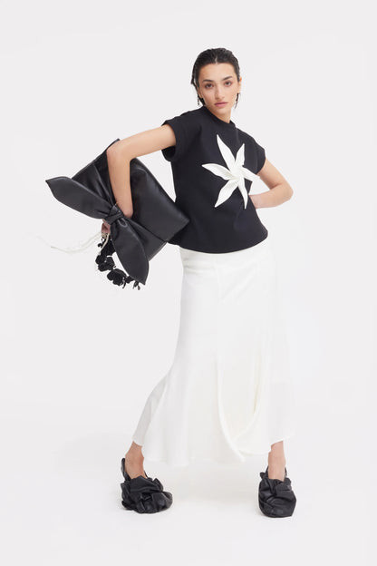 Black jersey women's T-shirt with white 3D flower | Julia Allert