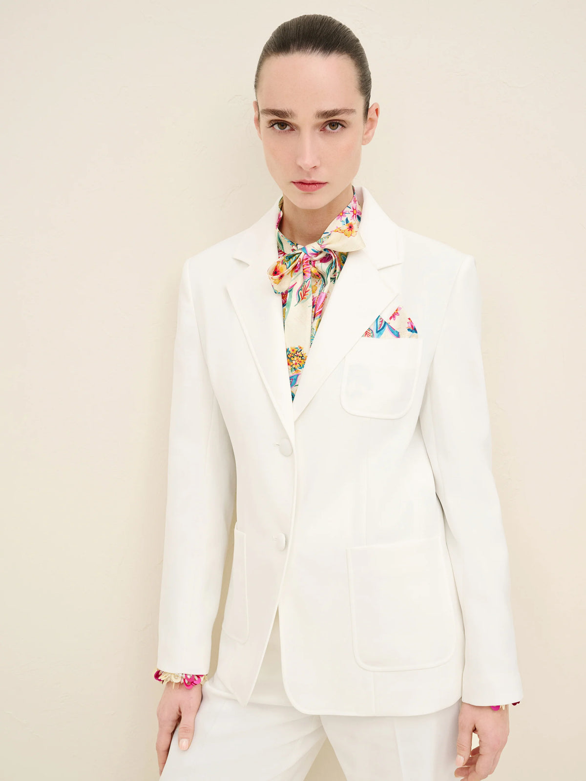 NÉAN Tailored Crepe Blazer - Off White