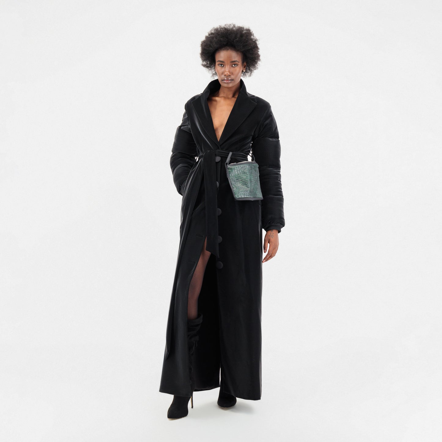 ÚCHÈ Belted Green Bag Trench Coat - Black
