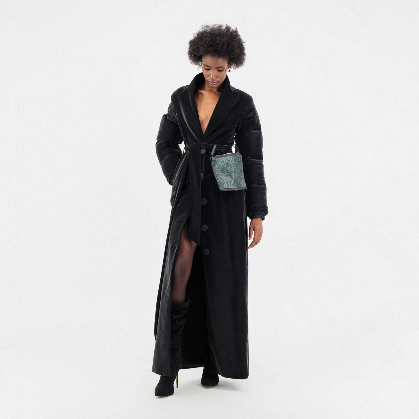 ÚCHÈ Belted Green Bag Trench Coat - Black