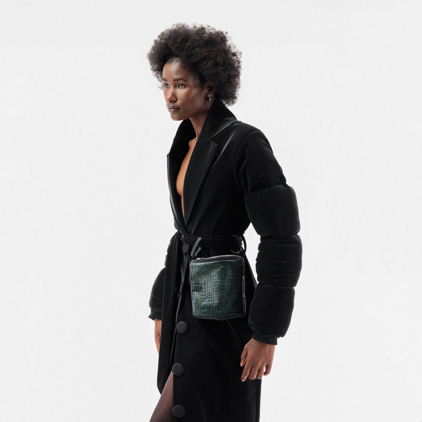 ÚCHÈ Belted Green Bag Trench Coat - Black