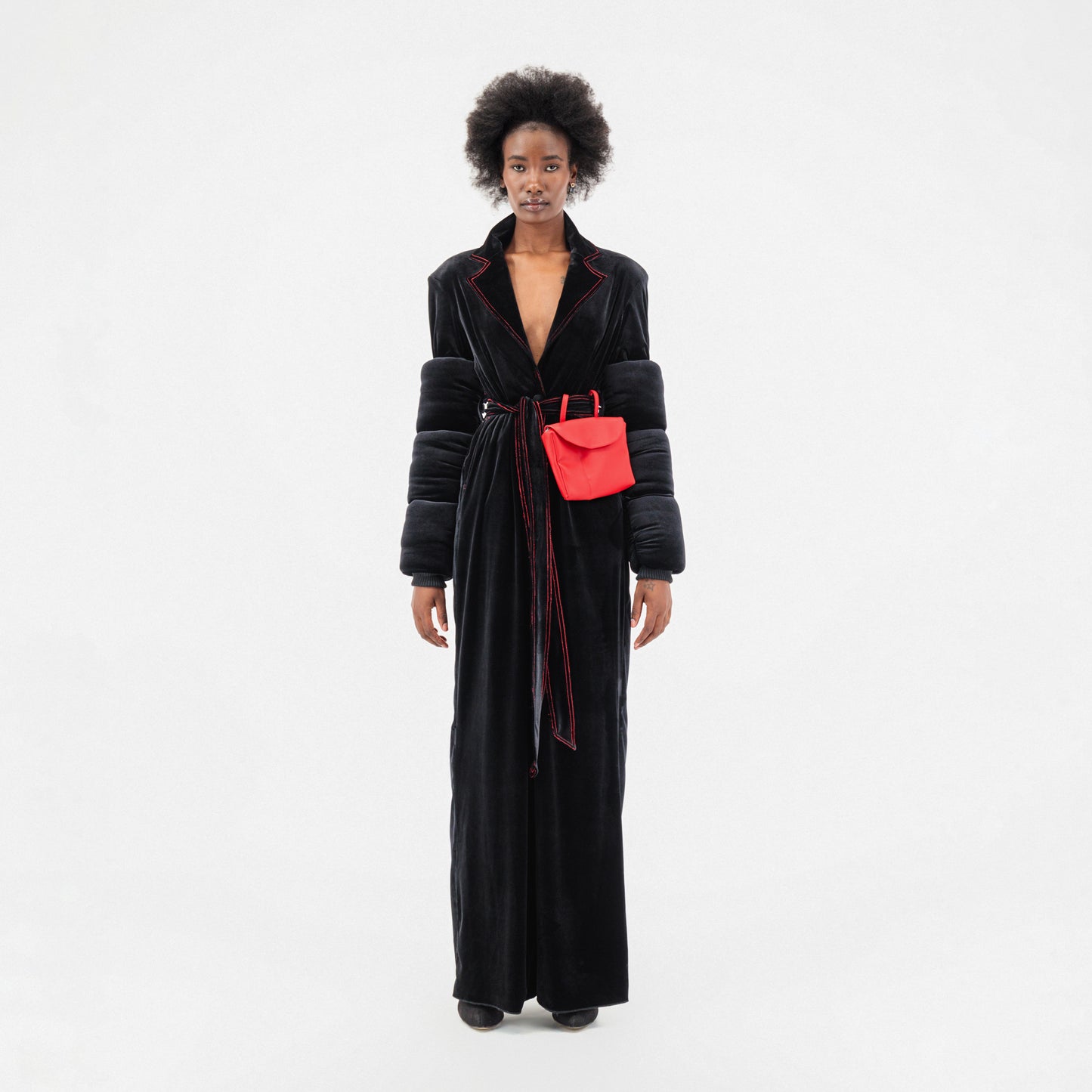 ÚCHÈ Belted Red Bag Trench Coat - Black/Red
