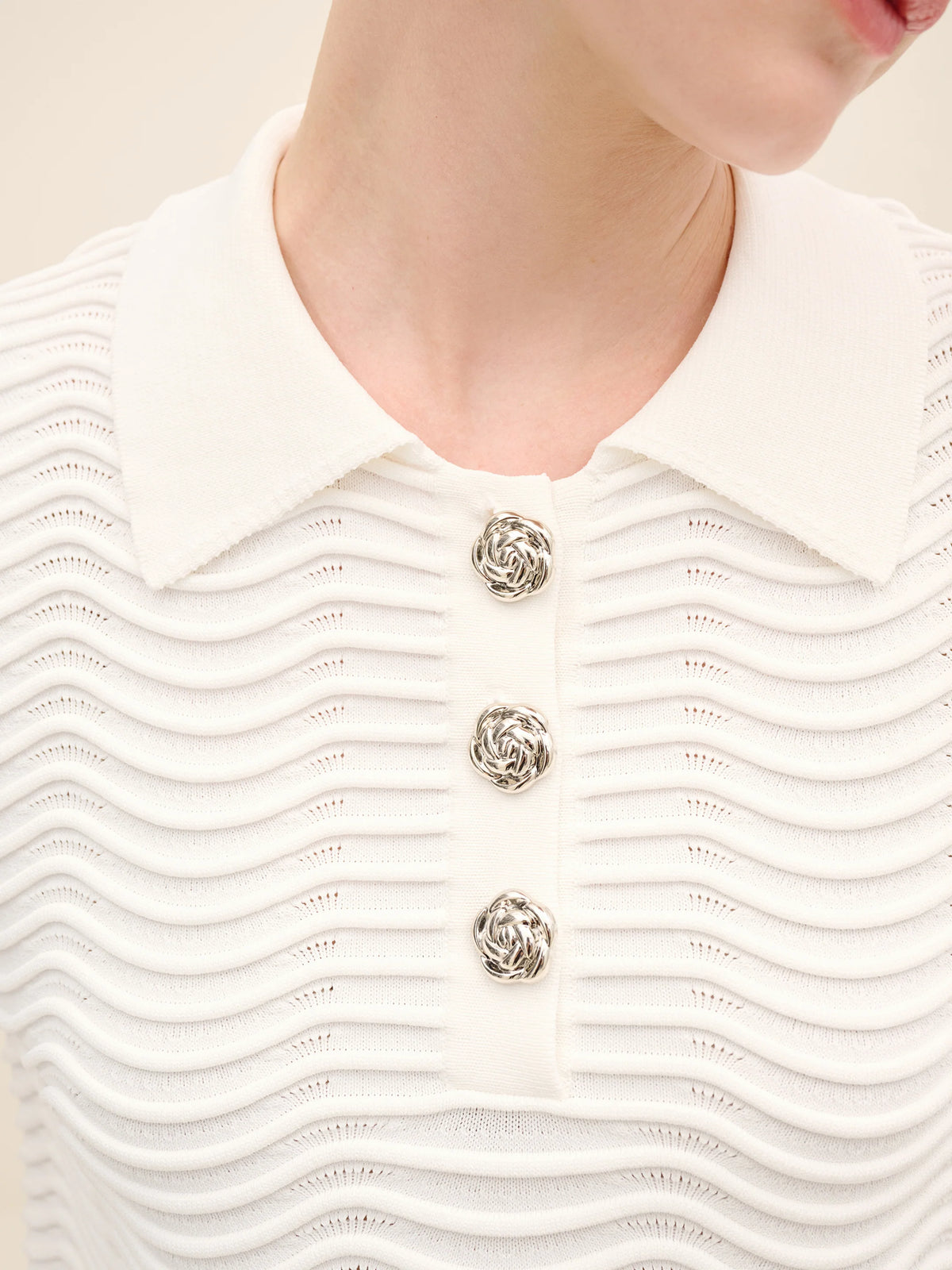 NÉAN Wave-Textured Knit Polo Blouse - Off White