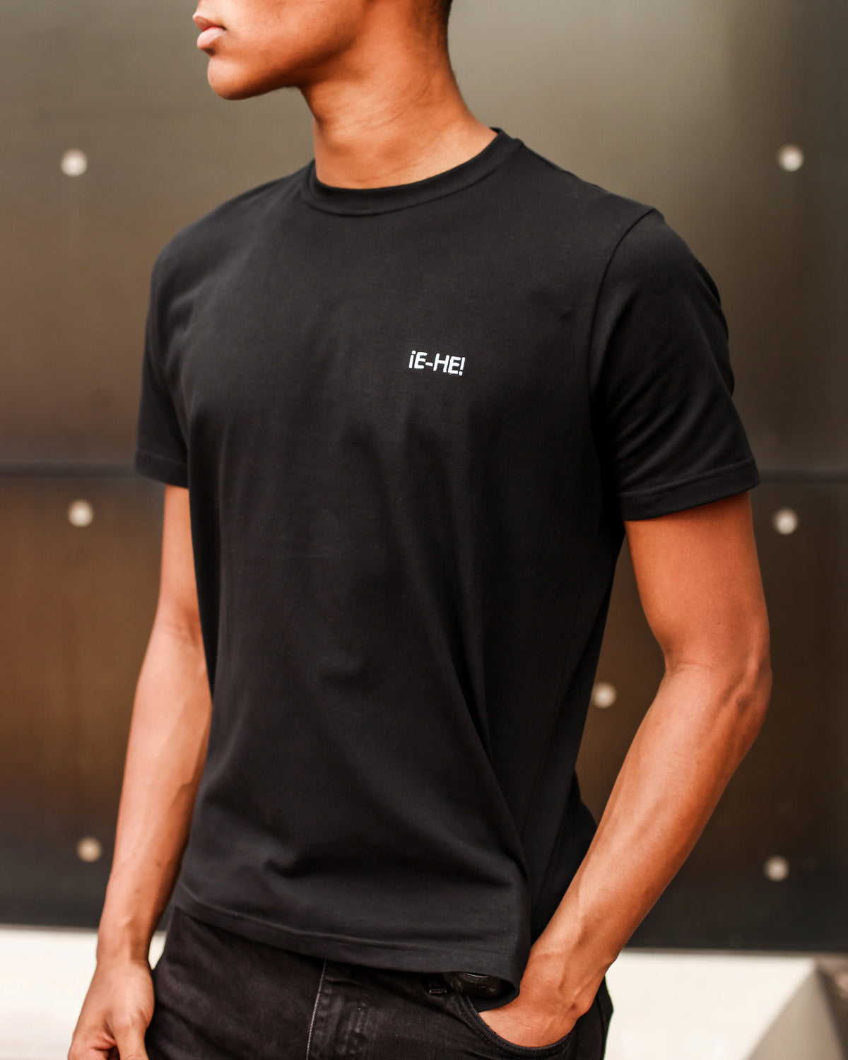 EHE Apparel Embroidered logo T-shirt - Black