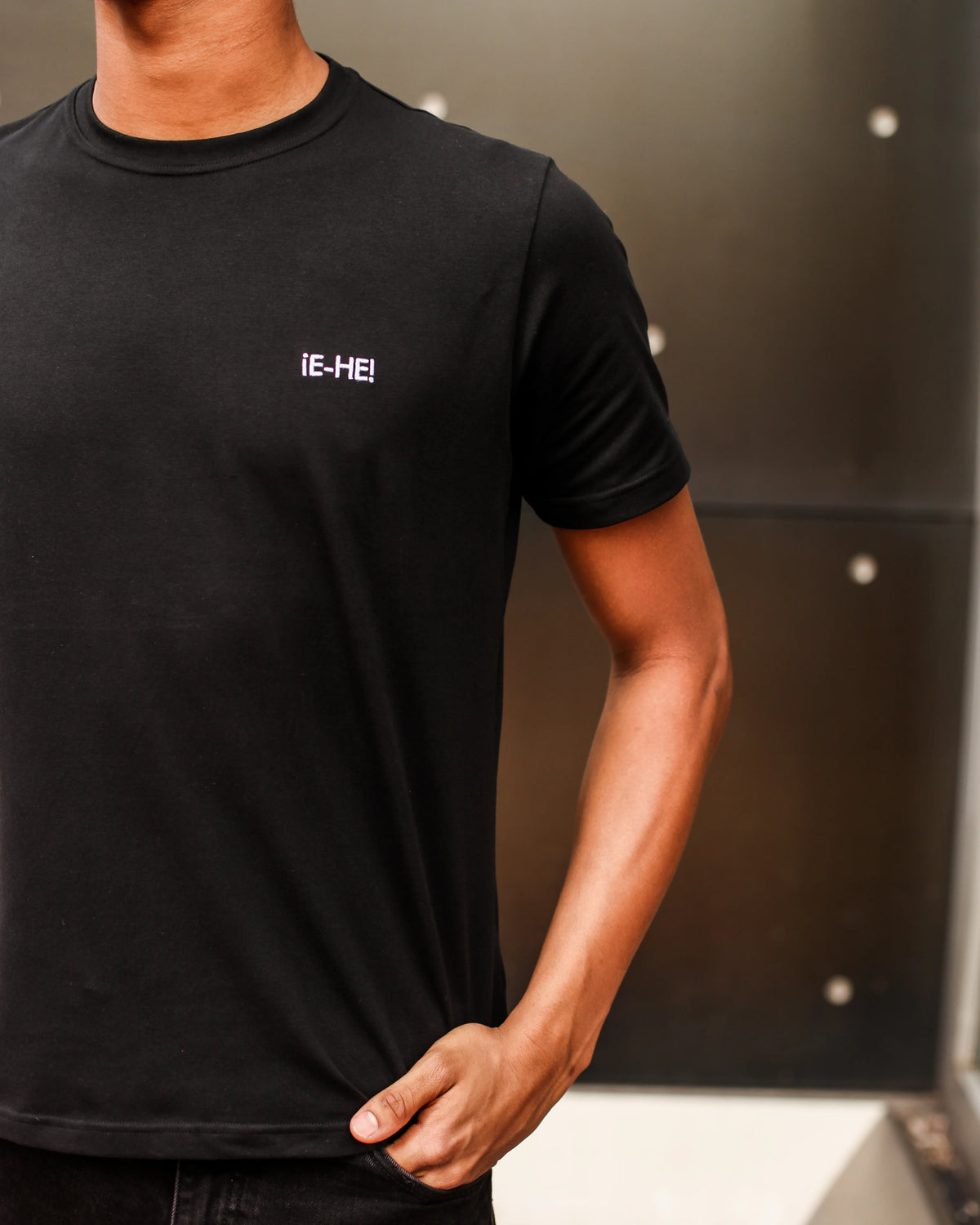 EHE Apparel Embroidered logo T-shirt - Black